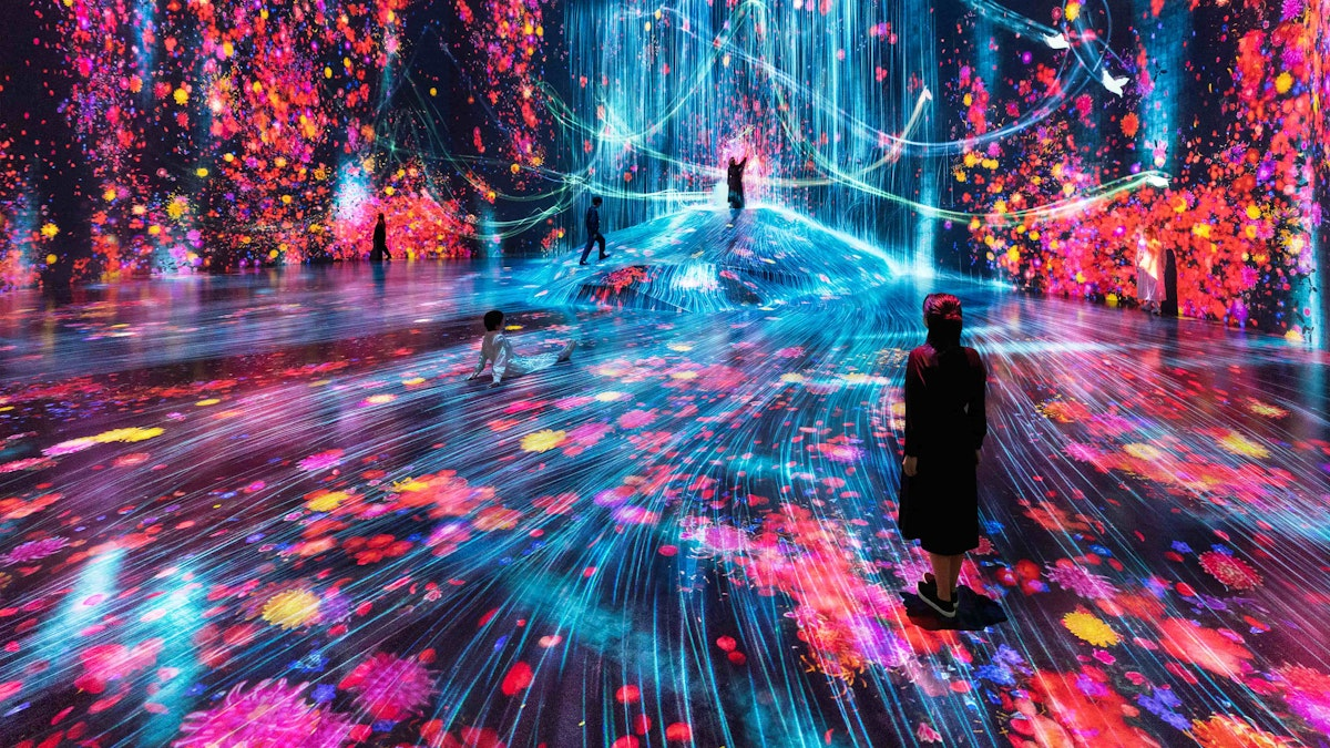 teamLab, Universe of Water Particles on a Rock where People Gather, Courtesy teamLab Borderless Tokyo © teamLab